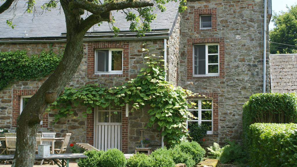 B&B Le Secret Du Bois Bourseigne-Vieille Exterior foto